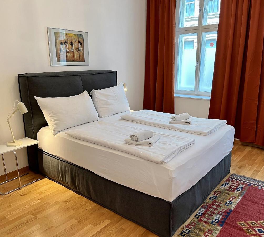 Casa Nostra - Zentrale Wohnung Am Augarten Відень Екстер'єр фото