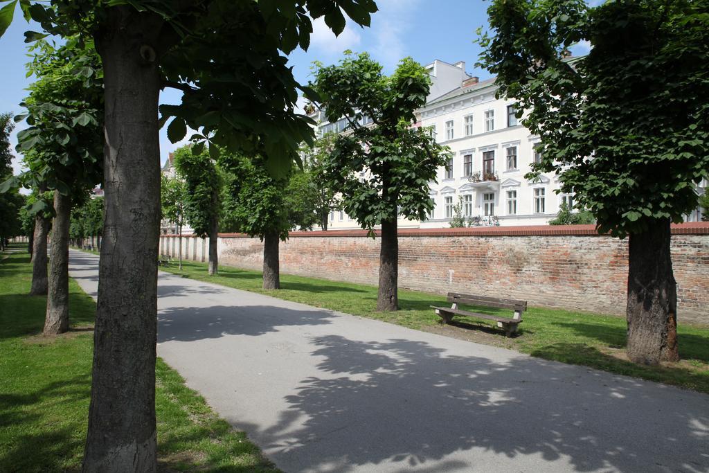 Casa Nostra - Zentrale Wohnung Am Augarten Відень Екстер'єр фото